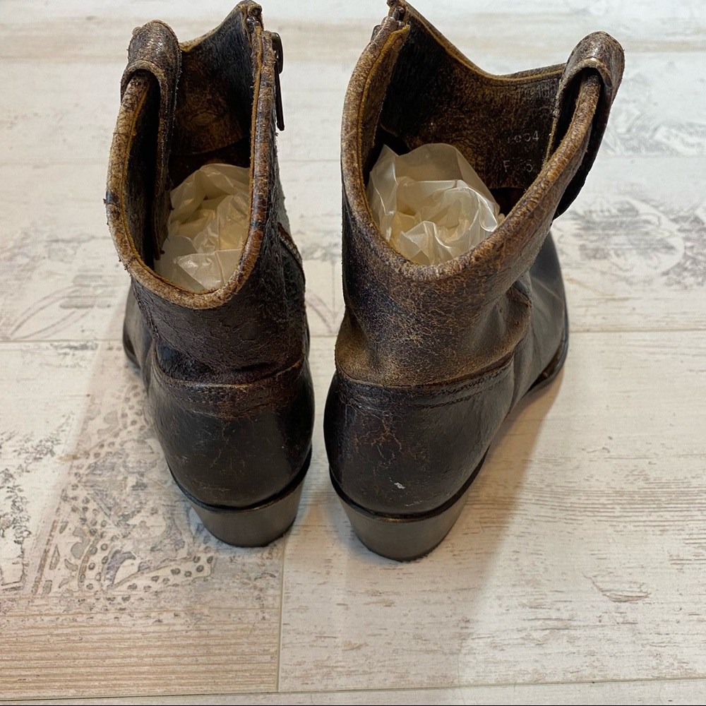 Frye Billy Distressed Crackle Leather Western Boot - Picture 8 of 16